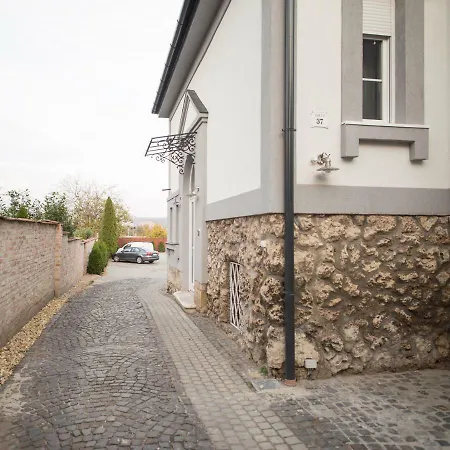 Deakvilla37 Apartman Eger