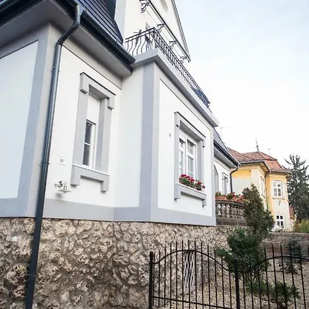 Deakvilla37 Apartman Apartment