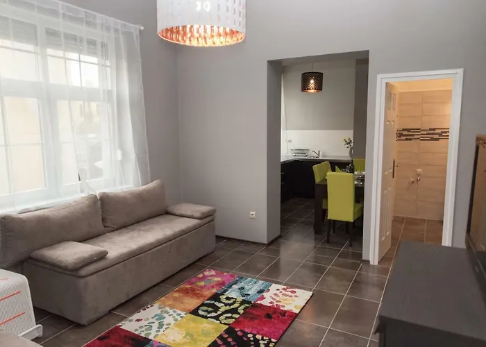 Deakvilla37 Apartman Эгер