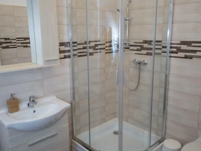 Апартаменты Deakvilla37 Apartman