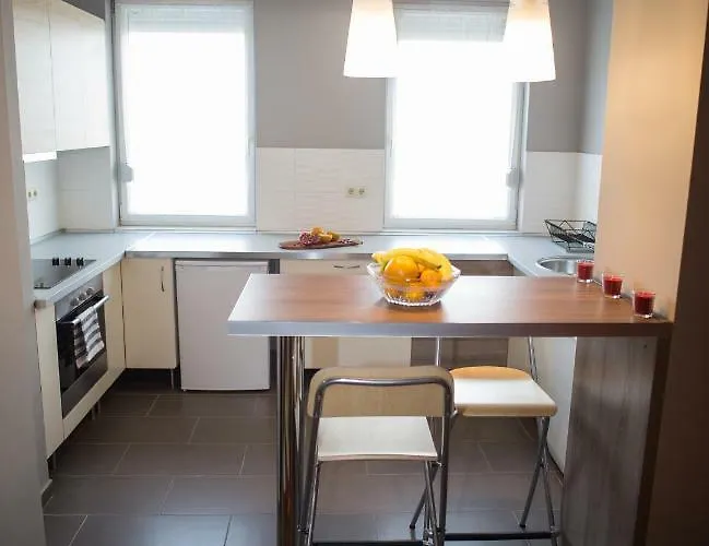 Апартаменты Deakvilla37 Apartman