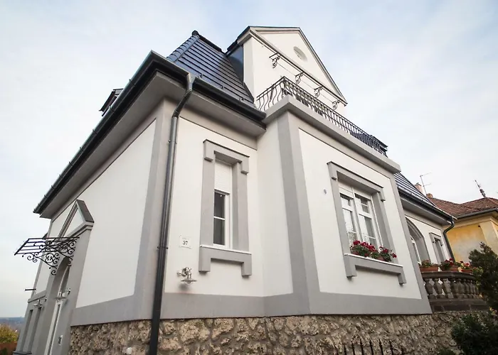 Апартаменты Deakvilla37 Apartman *