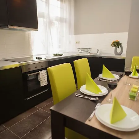 Deakvilla37 Apartman * エゲル