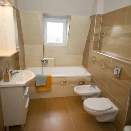 Deakvilla37 Apartman * エゲル