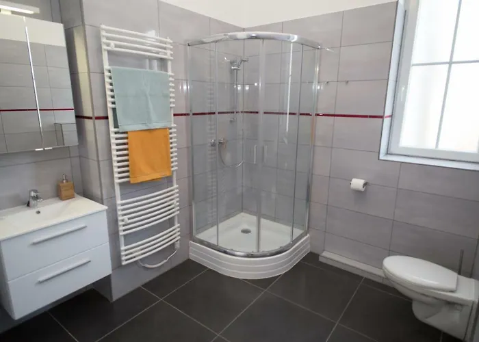 Deakvilla37 Apartman *